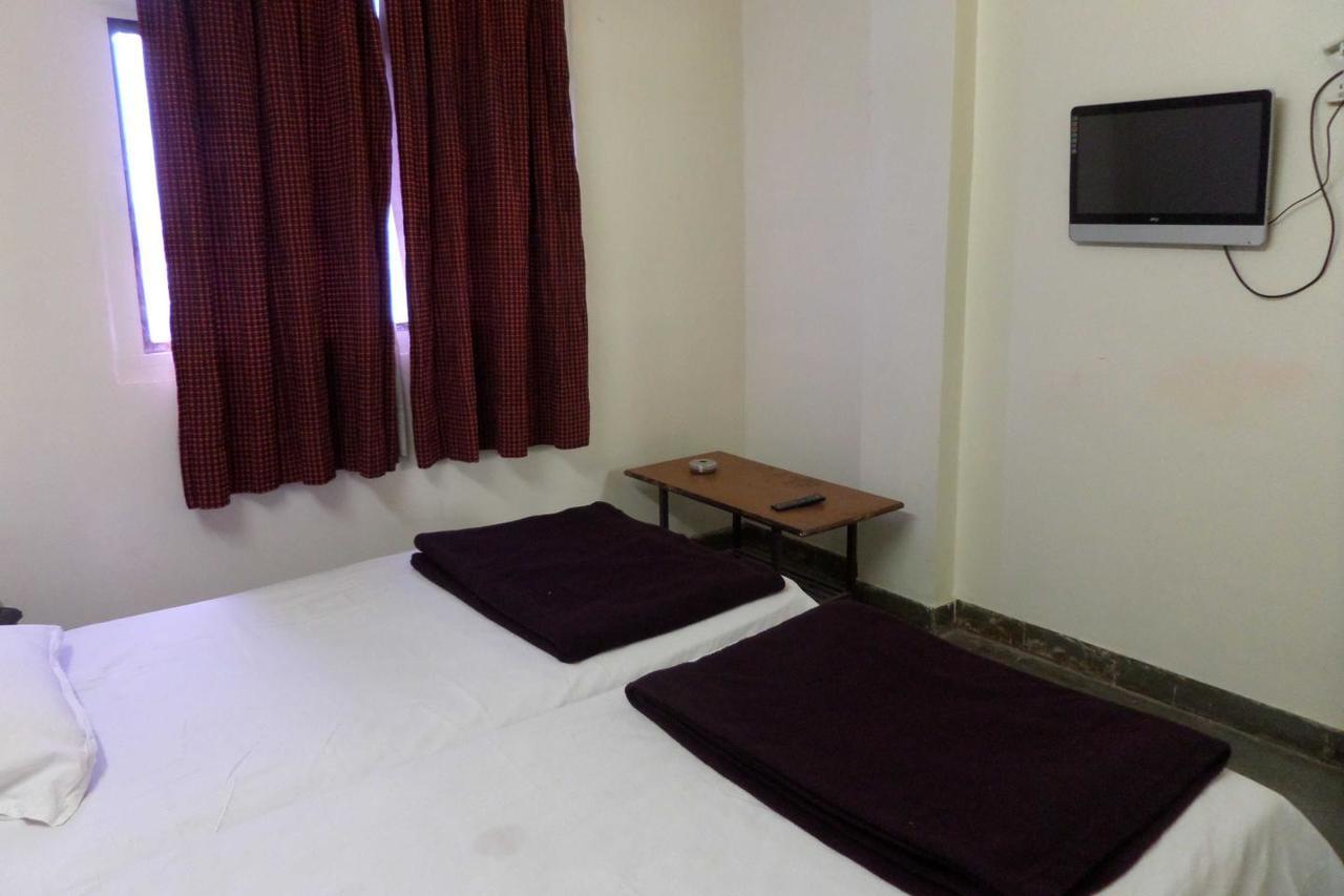 אחמדנגר Parvat Lodge מראה חיצוני תמונה