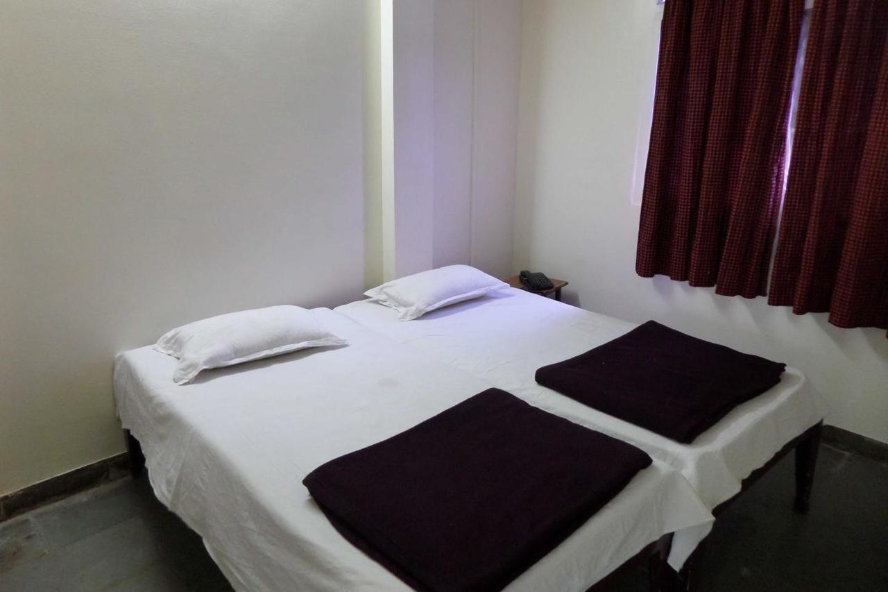 אחמדנגר Parvat Lodge מראה חיצוני תמונה